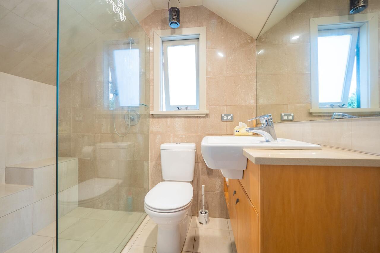 Quiet Private Studio In Strathfield With Kitchenette And Private Bathroom 3Min To Station Sleeps 6 Sidney Exterior foto